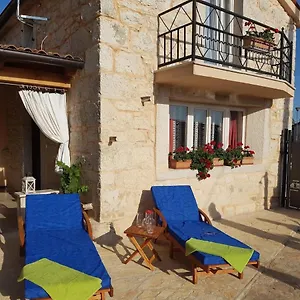 Casa Ladonja Ferienhaus